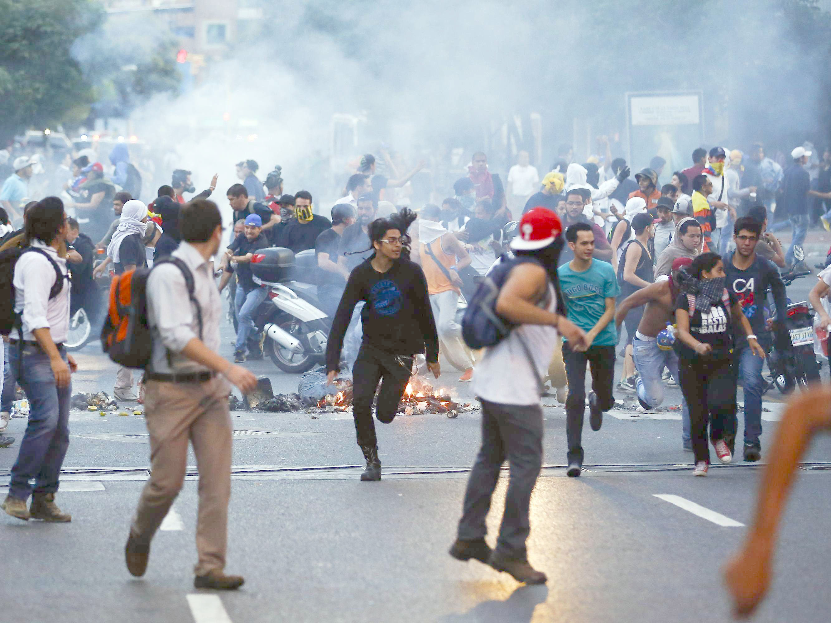 ವೆನೆಝುವೆಲದಲ್ಲಿ ಅರಾಜಕತೆ, ಲೂಟಿ : ಸಾವಿನ ಸಂಖ್ಯೆ 36ಕ್ಕೆ ಏರಿಕೆ