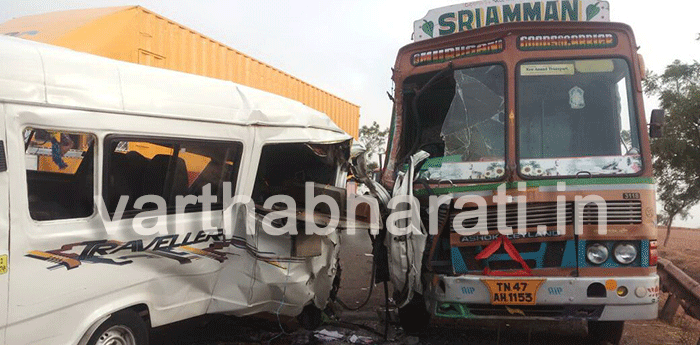 ಟೆಂಪೋ ಟ್ರಾವೆಲ್-ಲಾರಿ ಢಿಕ್ಕಿ: ಇಬ್ಬರು ಮೃತ್ಯು; 10 ಮಂದಿಗೆ ಗಾಯ