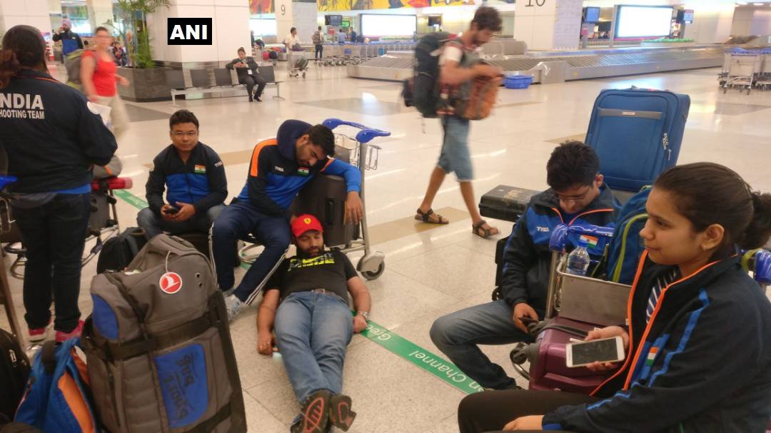 ಶೂಟರ್‌ಗಳನ್ನು ವಿಮಾನ ನಿಲ್ದಾಣದಲ್ಲಿ ತಡೆಹಿಡಿದ ಕಸ್ಟಮ್ಸ್ ಅಧಿಕಾರಿಗಳು!