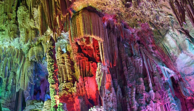 ಸಾವಿರಾರು ವರ್ಷಗಳ ರಚನೆಯನ್ನು ನಿಮಿಷದೊಳಗೆ ಧ್ವಂಸಗೈದ!: ವೈರಲ್ ವಿಡಿಯೋ