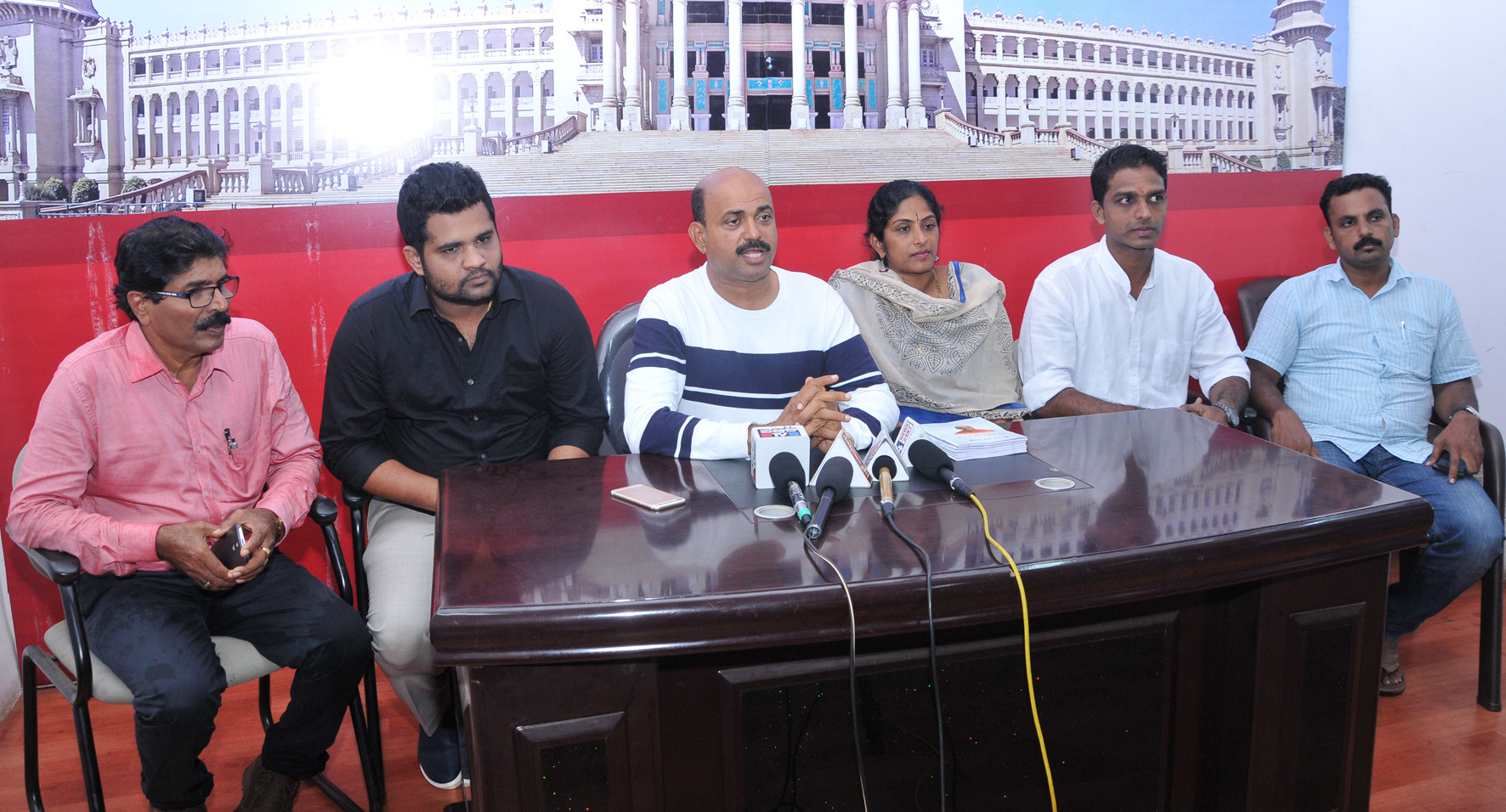 52.32ಲಕ್ಷ ರೂ ವೆಚ್ಚದ ನೋಟ್ ಬುಕ್ ವಿತರಣೆ ಮುಂದಿನ ವರ್ಷ ಕೊಡೆ ವಿತರಣೆ -ಮೊಯ್ದಿನ್ ಬಾವ