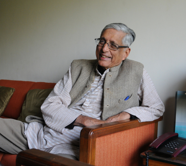 ಕೋಮುವಾದದ ವಿಷ ತುಂಬಿರುವ ಹಾವುಗಳನ್ನು ಮೆಟ್ಟಿನಿಂತ ಗಾಂಧೀಜಿ “ಚತುರ್ ಬನಿಯಾ”ಗಿಂತ ಹೆಚ್ಚು: ರಾಜ್ ಮೋಹನ್ ಗಾಂಧಿ