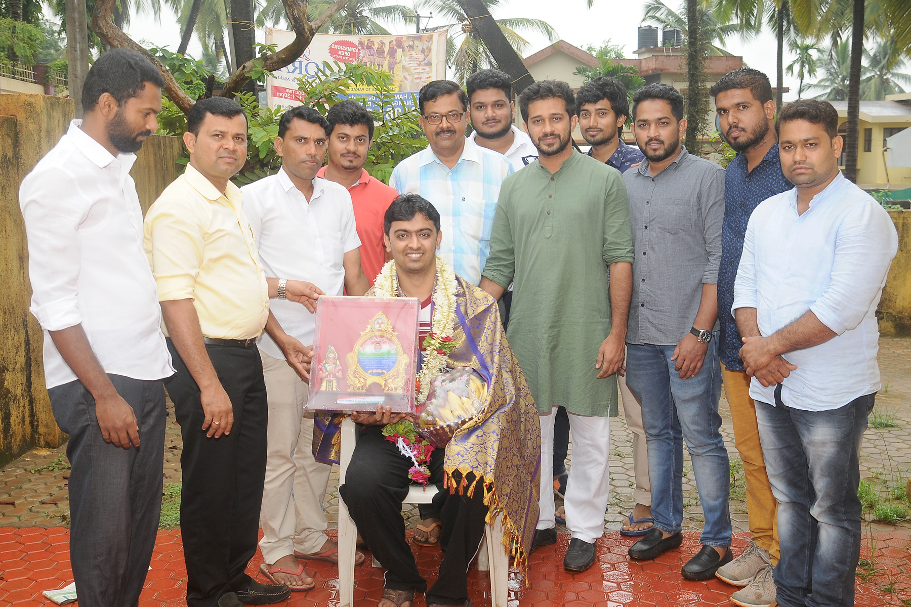 ಬಂಟ್ವಾಳ ಯುವ ಕಾಂಗ್ರೆಸ್ ವತಿಯಿಂದ ನವೀನ್ ಭಟ್‌ರಿಗೆ ಸನ್ಮಾನ