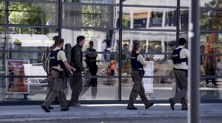 ಮ್ಯೂನಿಕ್: ಪೊಲೀಸ್ ಪಿಸ್ತೂಲ್ ಕಸಿದು ಗುಂಡು ಹಾರಾಟ