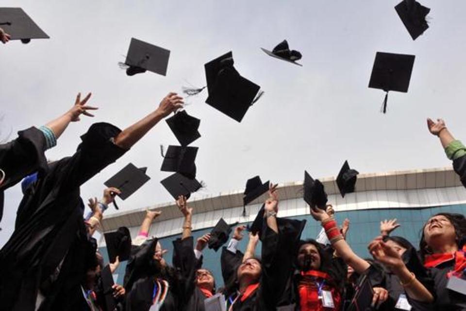 ವಿವಿಗಳ ಪದವಿ ಪ್ರದಾನ ಕಾರ್ಯಕ್ರಮಕ್ಕೆ ದೇಶೀಯ ‘ಟಚ್’ ನೀಡಲು ಉತ್ತರಾಖಂಡ ಸರಕಾರದ ಚಿಂತನೆ