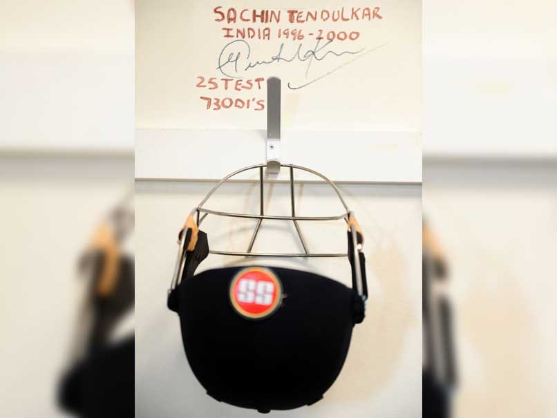 ಭಾರತದ ಡ್ರೆಸ್ಸಿಂಗ್ ರೂಮ್‌ನಲ್ಲಿ ತೆಂಡುಲ್ಕರ್ ಹೆಲ್ಮೆಟ್!