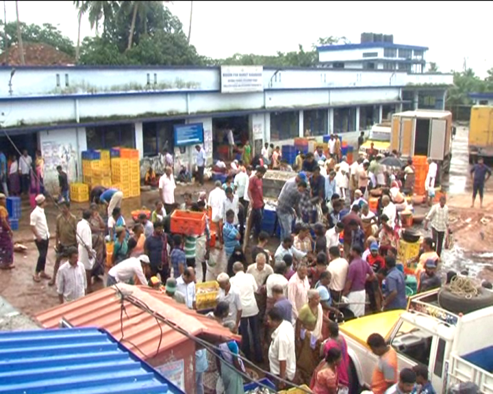 ಸಾಂಕ್ರಾಮಿಕ ರೋಗ ಕೇಂದ್ರವಾಗಿ ಪರಿವರ್ತನೆಗೊಂಡಿದೆ ಈ  ಮೀನು ಮಾರುಕಟ್ಟೆ