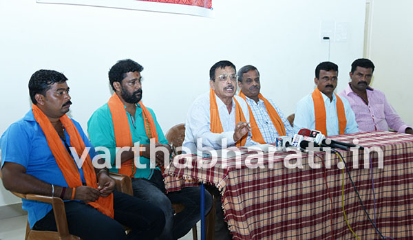 ​ಗಲಭೆಗೆ ಕಾಂಗ್ರೆಸ್ ಕುಮ್ಮಕ್ಕು: ವಿಎಚ್‌ಪಿ ಆರೋಪ