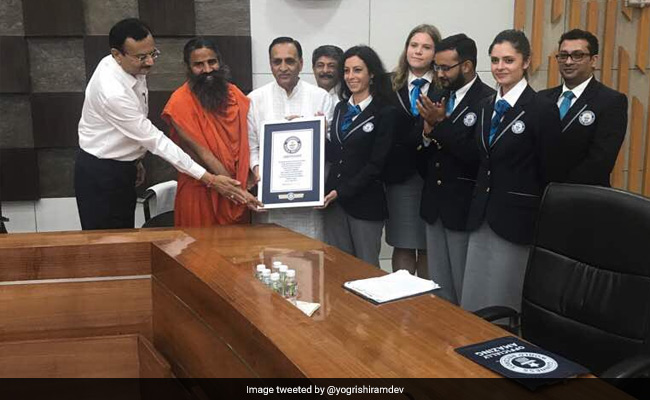 ಗಿನ್ನೆಸ್ ದಾಖಲೆ ನಿರ್ಮಿಸಿದ ರಾಮ್ ದೇವ್-ಅಮಿತ್ ಶಾ ನೇತೃತ್ವದ ಯೋಗ ಪ್ರದರ್ಶನ