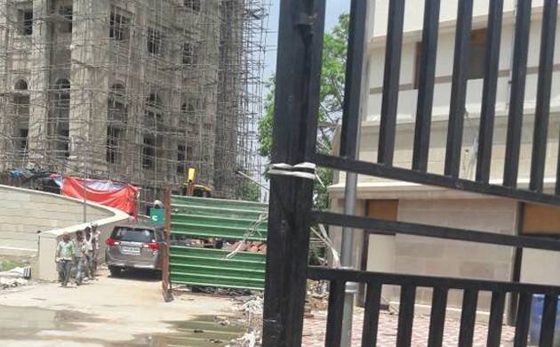 ಆದಿತ್ಯನಾಥ್ ಕಚೇರಿಯ ಗೇಟ್ ಕೆಳಗಡೆ ಸಿಲುಕಿ ಬಾಲಕಿ ಮೃತ್ಯು