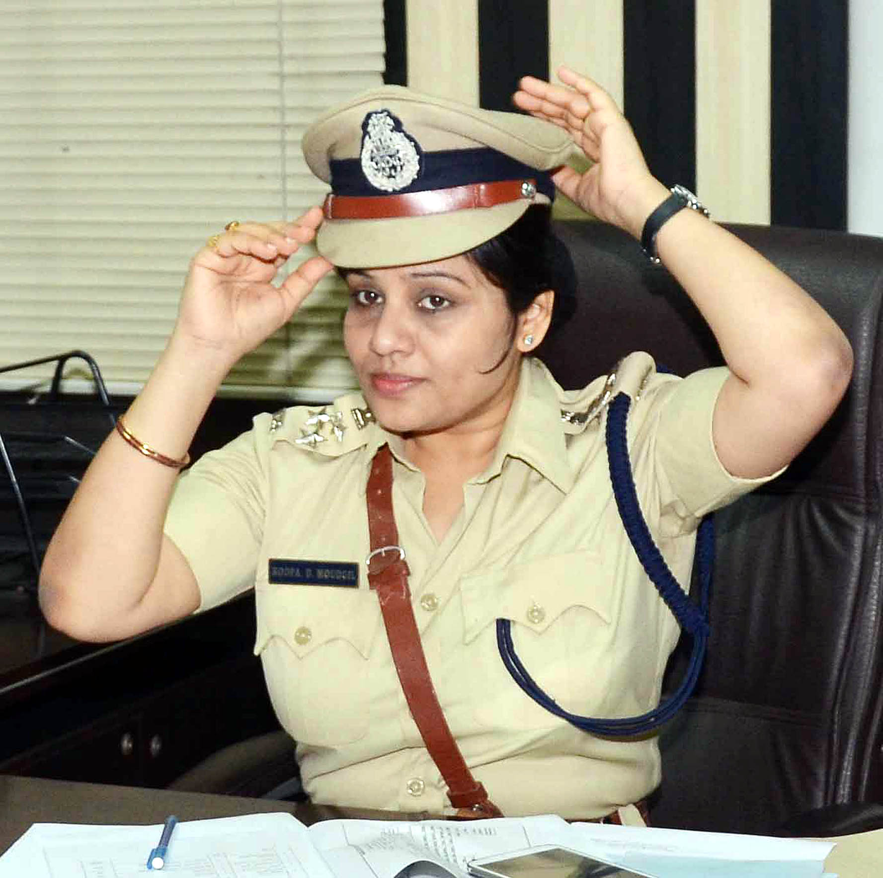 ಮೊದಲ ಮಹಿಳಾ ಕಾರಾಗೃಹ ಉಪನೀರಿಕ್ಷಕರಾಗಿ ಡಿ.ರೂಪ ಅಧಿಕಾರ ಸ್ವೀಕಾರ