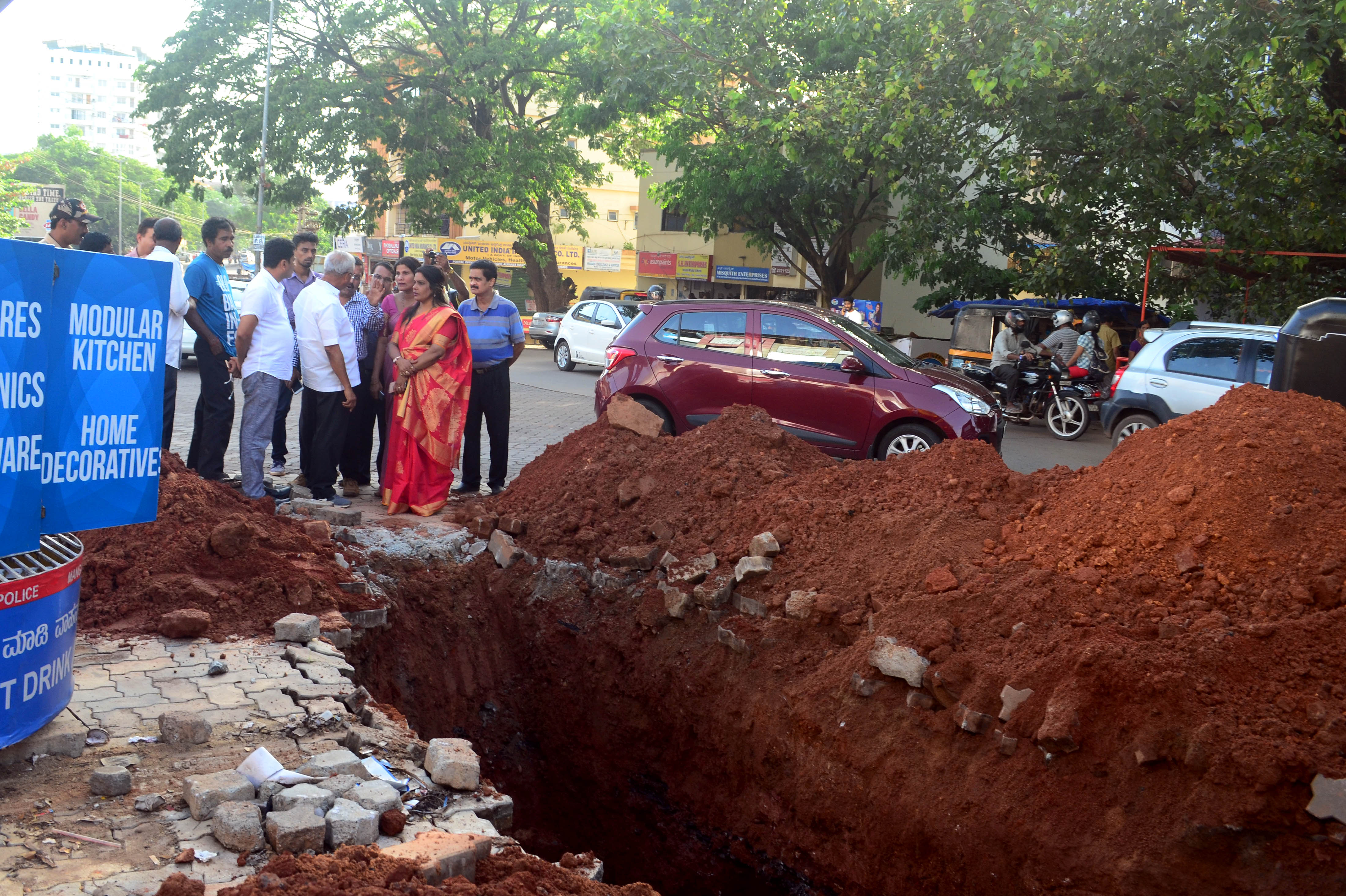 ಮನಪಾದಿಂದ ಸ್ಪಂದನೆ: ಮೇಯರ್, ಶಾಸಕರಿಂದ ಸ್ಥಳ ಪರಿಶೀಲನೆ