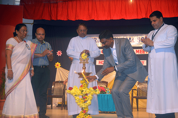 ಲೂರ್ಡ್ಸ್ ಸೆಂಟ್ರಲ್ ಶಾಲೆಯಲ್ಲಿ ಶಿಕ್ಷಕ-ರಕ್ಷಕ ಸಂಘದ ವಾರ್ಷಿಕ ಸಮಾವೇಶ