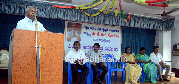 ದೇವರ ಹೆಸರಿನಲ್ಲಿ ಸಂಘರ್ಷ ನಡೆಸುವವರು ಪಿಶಾಚಿಗಳು: ಲೋಬೊ