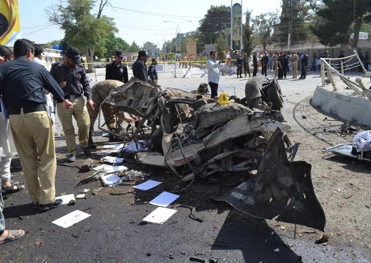 ಪಾಕಿಸ್ತಾನದಲ್ಲಿ ಸರಣಿ ಸ್ಫೋಟ: 62 ಮಂದಿ ಬಲಿ