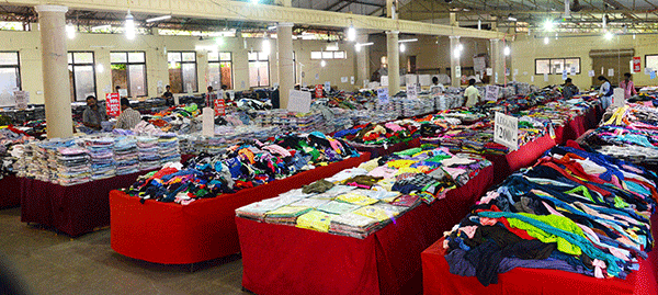 ಹೋಟೆಲ್ ವುಡ್‌ಲ್ಯಾಂಡ್ಸ್‌ನಲ್ಲಿ ರಮಝಾನ್ ಪ್ರಯುಕ್ತ ರೆಡಿಮೇಡ್ ಉಡುಪುಗಳ ಮಾರಾಟ