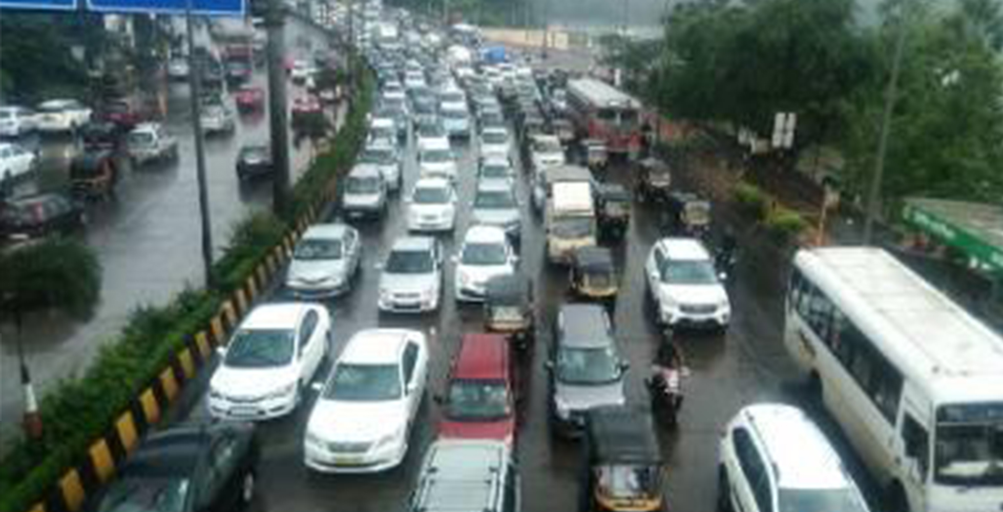 ಮುಂಬೈನಲ್ಲಿ ಮಳೆರಾಯನ ಅಬ್ಬರ: ಹಲವಾರು ಪ್ರದೇಶಗಳು ಜಲಾವ್ರತ