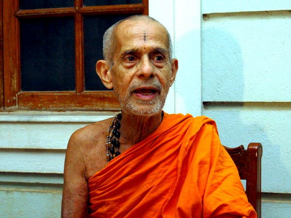 ಜಾರಿ ಬಿದ್ದು ಗಾಯಗೊಂಡ ಪೇಜಾವರ ಶ್ರೀ