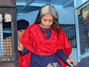 ಮಂಜುಳಾ ಕತ್ತಿನ ಸುತ್ತ ಶಾಲು ಬಿಗಿದು ನೆಲದಲ್ಲಿ ಎಳೆದೊಯ್ದ ಪೊಲೀಸರು: ಇಂದ್ರಾಣಿ ಮುಖರ್ಜಿ ಹೇಳಿಕೆ