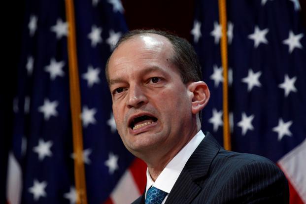 ಎಚ್-1ಬಿ ವೀಸಾದಾರರ ವೇತನವನ್ನು 80,000 ಡಾ.ಗೆ ಹೆಚ್ಚಿಸಿ