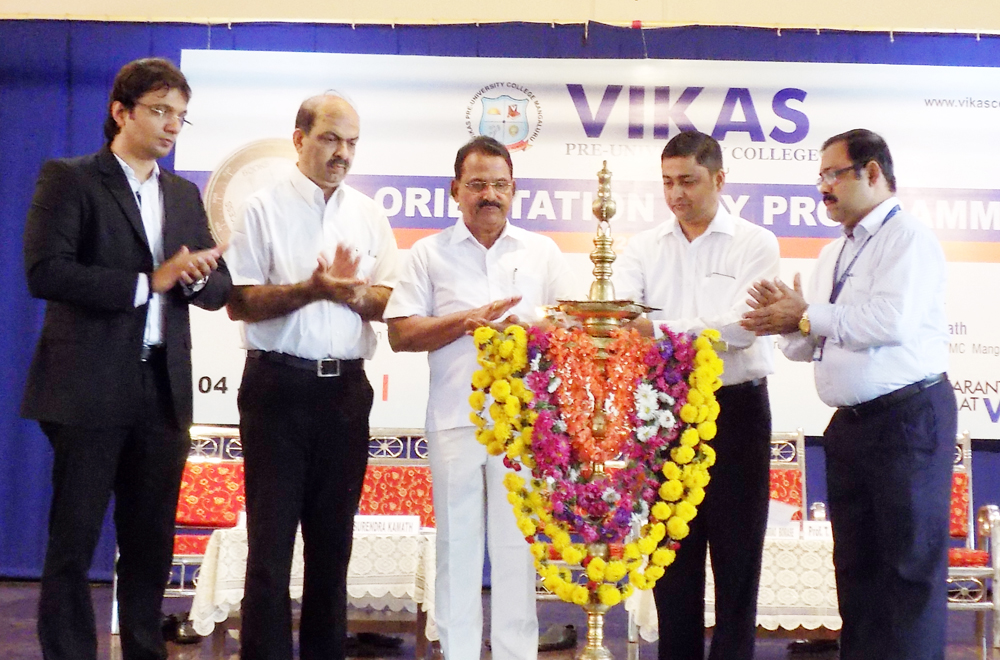 ವಿಕಾಸ್ ಕಾಲೇಜಿನಲ್ಲಿ ಪುನರ್ಮನನ ಶಿಬಿರ