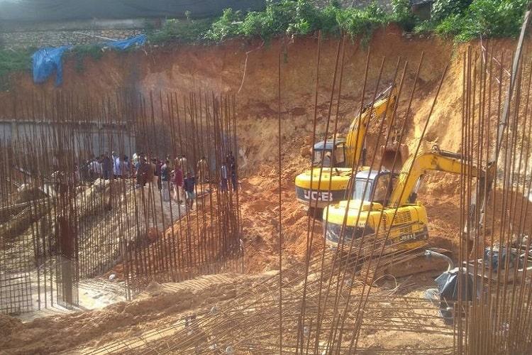 ಕಟ್ಟಡ ಕಾಮಗಾರಿ ವೇಳೆ ಭೂಕುಸಿತ: ನಾಲ್ವರು ಮೃತ್ಯು