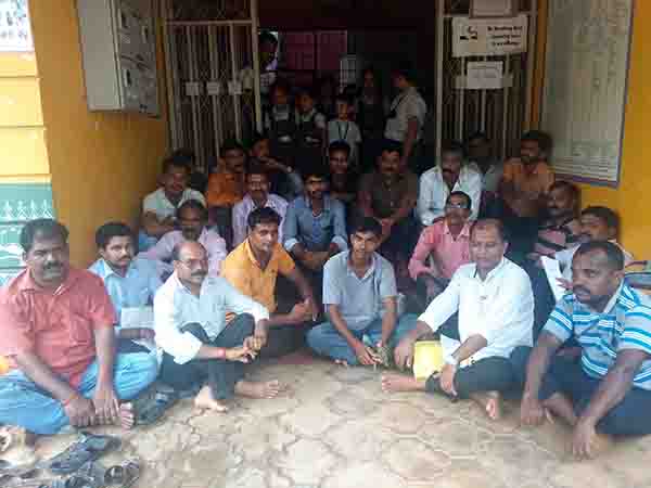 ಸರಕಾರಿ ಶಾಲೆಯಲ್ಲಿ ಆಂಗ್ಲ ಭಾಷೆ ಕಲಿಕೆಗೆ ಶಿಕ್ಷಣ ಇಲಾಖೆ ನಿರಾಕರಣೆ: ಧರಣಿ