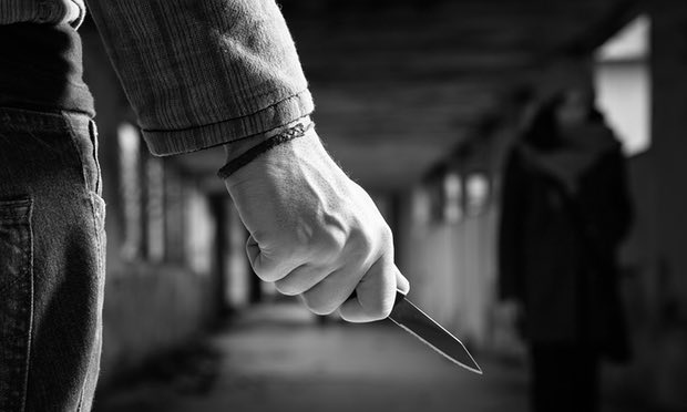 ಚಾಕು ಹಿಡಿದ ವ್ಯಕ್ತಿಯಿಂದ ಹಲವರ ಒತ್ತೆಸೆರೆ