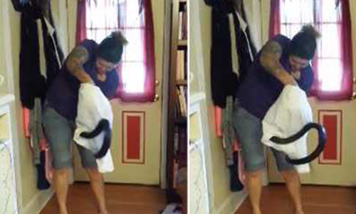 ತನ್ನ ಮನೆಯ ಕೋಣೆಯಲ್ಲಿ ನುಸುಳಿದ್ದ ಕಾಳಸರ್ಪವನ್ನು ಈ ಟ್ಯಾಟೂ ಆರ್ಟಿಸ್ಟ್ ಏನು ಮಾಡಿದಳು ಗೊತ್ತೇ...?