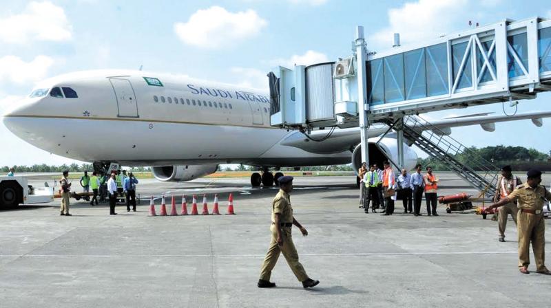 ವಿಮಾನ ನಿಲ್ದಾಣ ಆರೋಗ್ಯಾಧಿಕಾರಿಯ ಆದೇಶದ ವಿರುದ್ಧ ಅನಿವಾಸಿ ಭಾರತೀಯರ ಆಕ್ರೋಶ