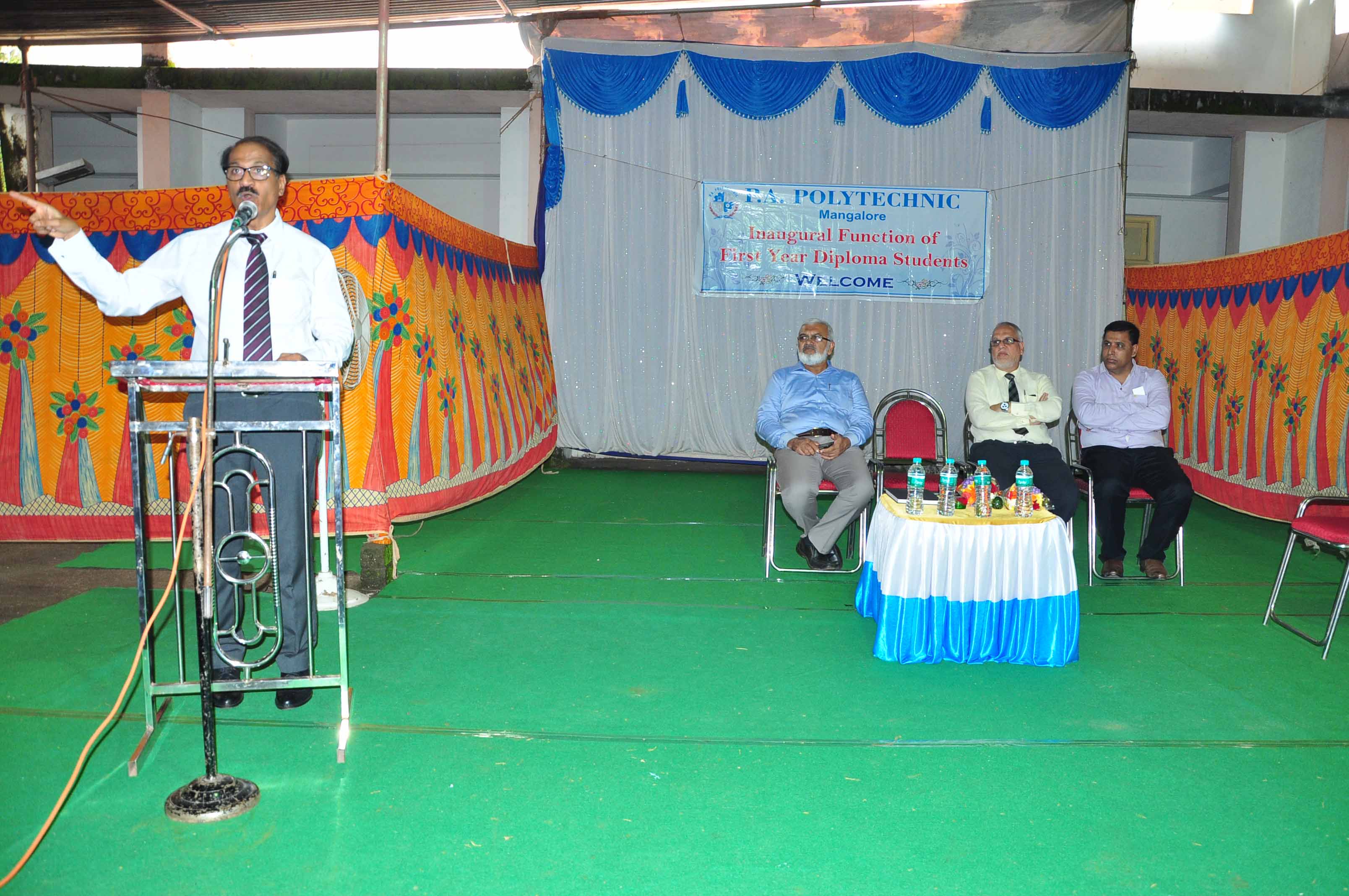 ಕಠಿಣ ಪರಿಶ್ರಮದಿಂದ ಯಶಸ್ವಿ ಸಾಧ್ಯ: ಪ್ರೊ.ಎಂ.ಎಲ್.ಸುರೇಶನಾಥ್