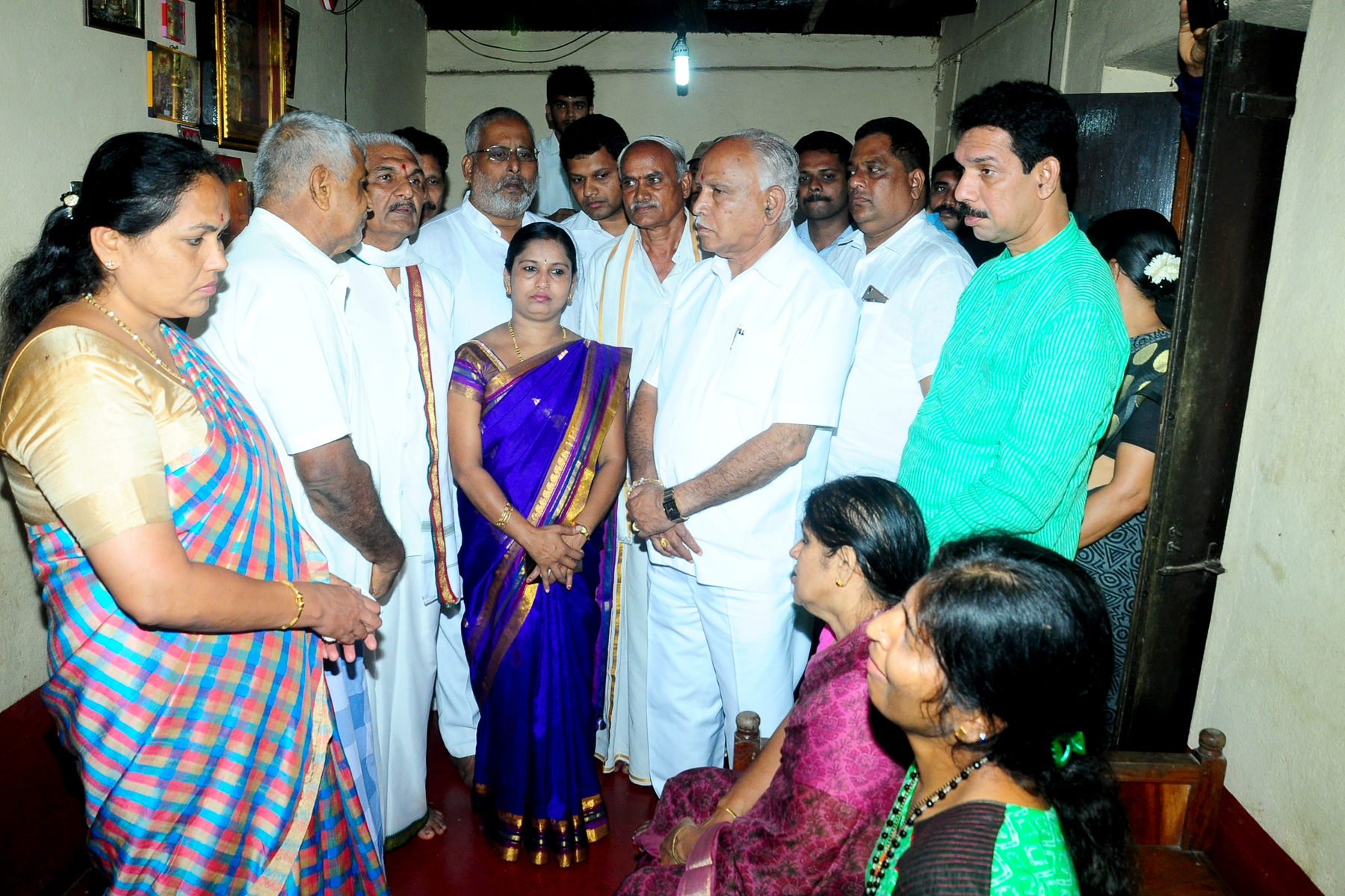 ಶರತ್ ಮನೆಗೆ ಯಡಿಯೂರಪ್ಪ ಭೇಟಿ