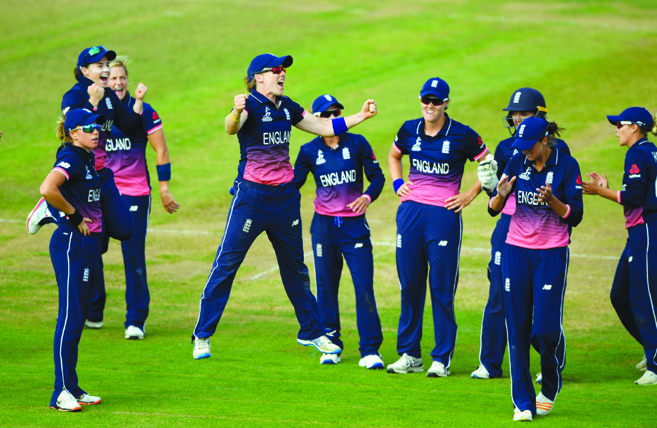 ಮಹಿಳೆಯರ ವಿಶ್ವಕಪ್ : ಇಂಗ್ಲೆಂಡ್, ಆಸ್ಟ್ರೇಲಿಯ, ದಕ್ಷಿಣ ಆಫ್ರಿಕ ಸೆಮಿಫೈನಲ್ ಗೆ