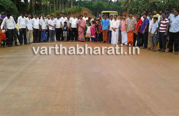 ಸಂಚಾರ ಮುಕ್ತವಾದ ಶಾಂತಿಮೊಗರು ಸೇತುವೆ  ಊರವರಿಂದಲೇ ಉದ್ಘಾಟನೆ ಭಾಗ್ಯ