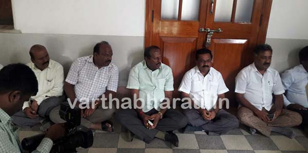 ಉನ್ನತ ಶಿಕ್ಷಣ ಸಚಿವರ ಕಚೇರಿ ಮುಂದೆ ಶಾಸಕರ ಧರಣಿ