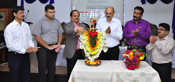 ಮನೆಗಳು ಧೂಮಪಾನ ಮುಕ್ತವಾಗಲಿ: ಡಾ.ಎಂ.ಆರ್.ರವಿ