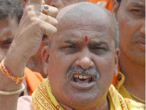 ಮಠ-ಮಂದಿರಗಳಲ್ಲಿ ಇಫ್ತಾರ್ ಆಯೋಜಿಸಿದರೆ ರಕ್ತ ಹರಿಸುತ್ತೇವೆ: ಪ್ರಮೋದ್ ಮುತಾಲಿಕ್