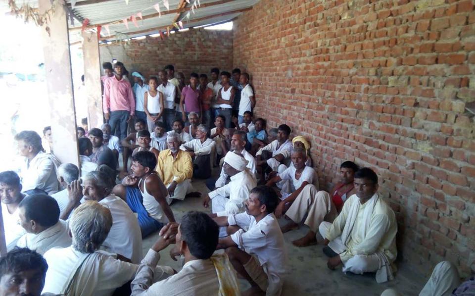 ರಾಜಸ್ಥಾನ:ಮೊಬೈಲ್ ಫೋನ್,ಜೀನ್ಸ್‌ನಿಂದ ದೂರವಿರಿ ಯುವತಿಯರಿಗೆ ಖಾಪ್ ಪಂಚಾಯತ್‌ನ ತಾಕೀತು