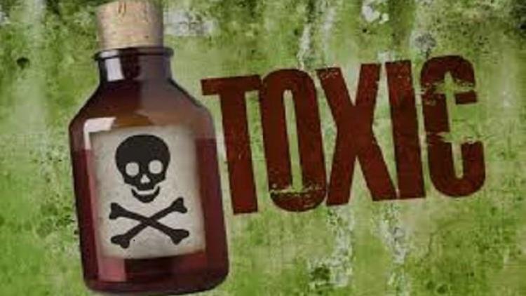 ಕಳ್ಳಭಟ್ಟಿ  ಸೇವಿಸಿ ಓರ್ವನ ಸಾವು; ಇಬ್ಬರು ಗಂಭೀರ