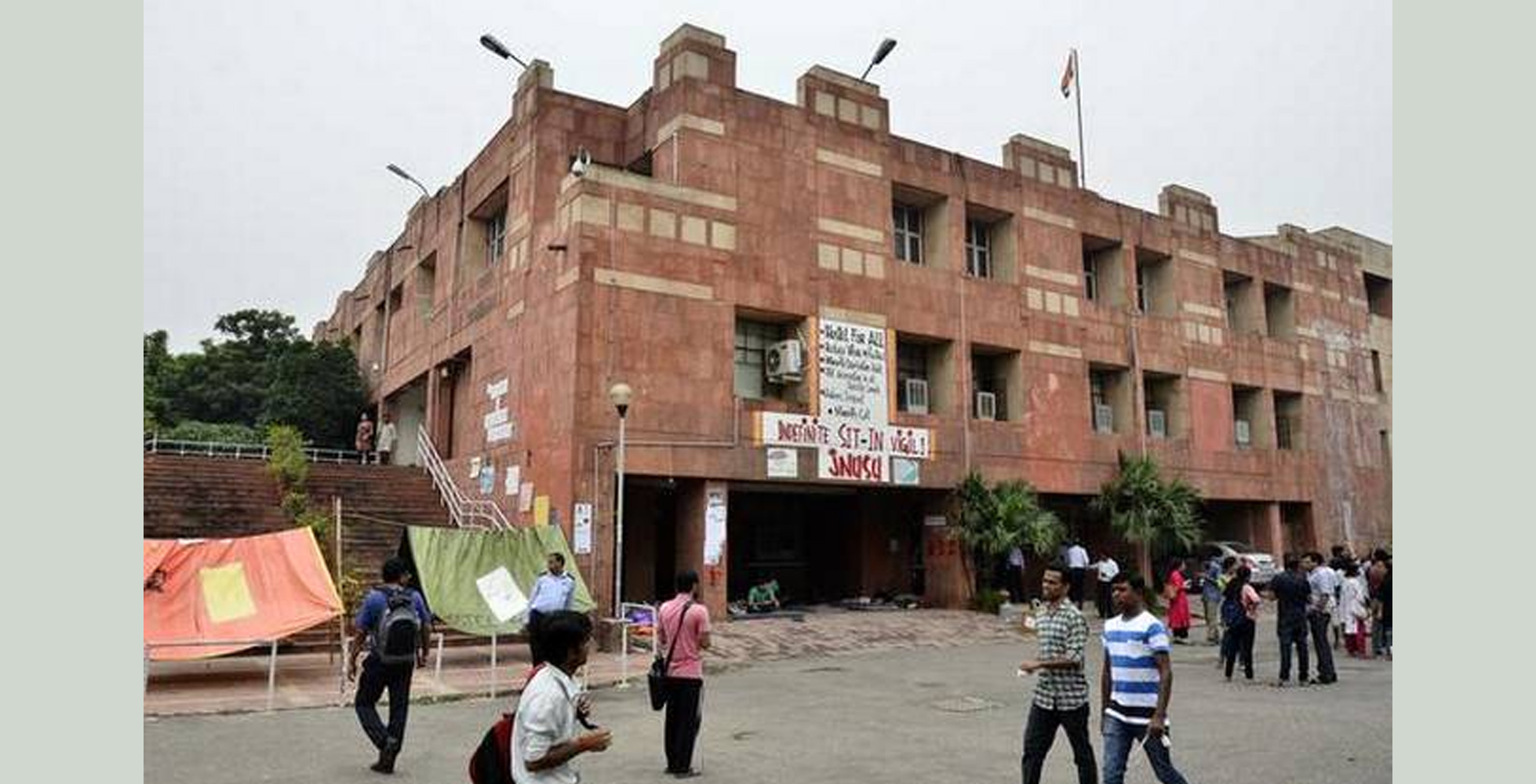 ಕ್ಯಾಂಪಸ್‌ನಲ್ಲಿ ಸಮರ ಟ್ಯಾಂಕರ್ ಸ್ಥಾಪಿಸಿ: ಕೇಂದ್ರಕ್ಕೆ ಜೆಎನ್‌ಯು ಮನವಿ