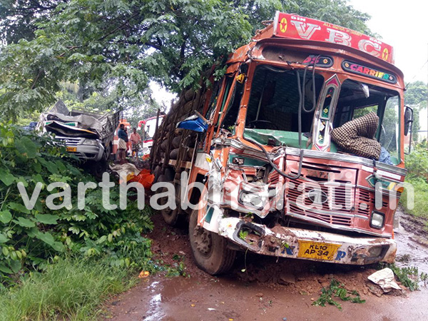ಲಾರಿಗಳ ಮುಖಾಮುಖಿ ಢಿಕ್ಕಿ: ಓರ್ವ ಮೃತ್ಯು