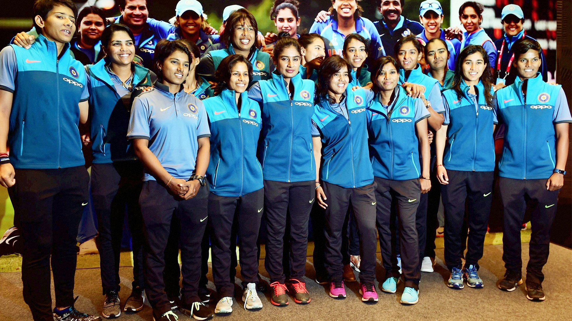 ಮುಂಬೆ ಏರ್‌ಪೋರ್ಟ್‌ನಲ್ಲಿ ಭಾರತದ ಮಹಿಳಾ ಕ್ರಿಕೆಟ್ ತಂಡಕ್ಕೆ ಭವ್ಯ ಸ್ವಾಗತ