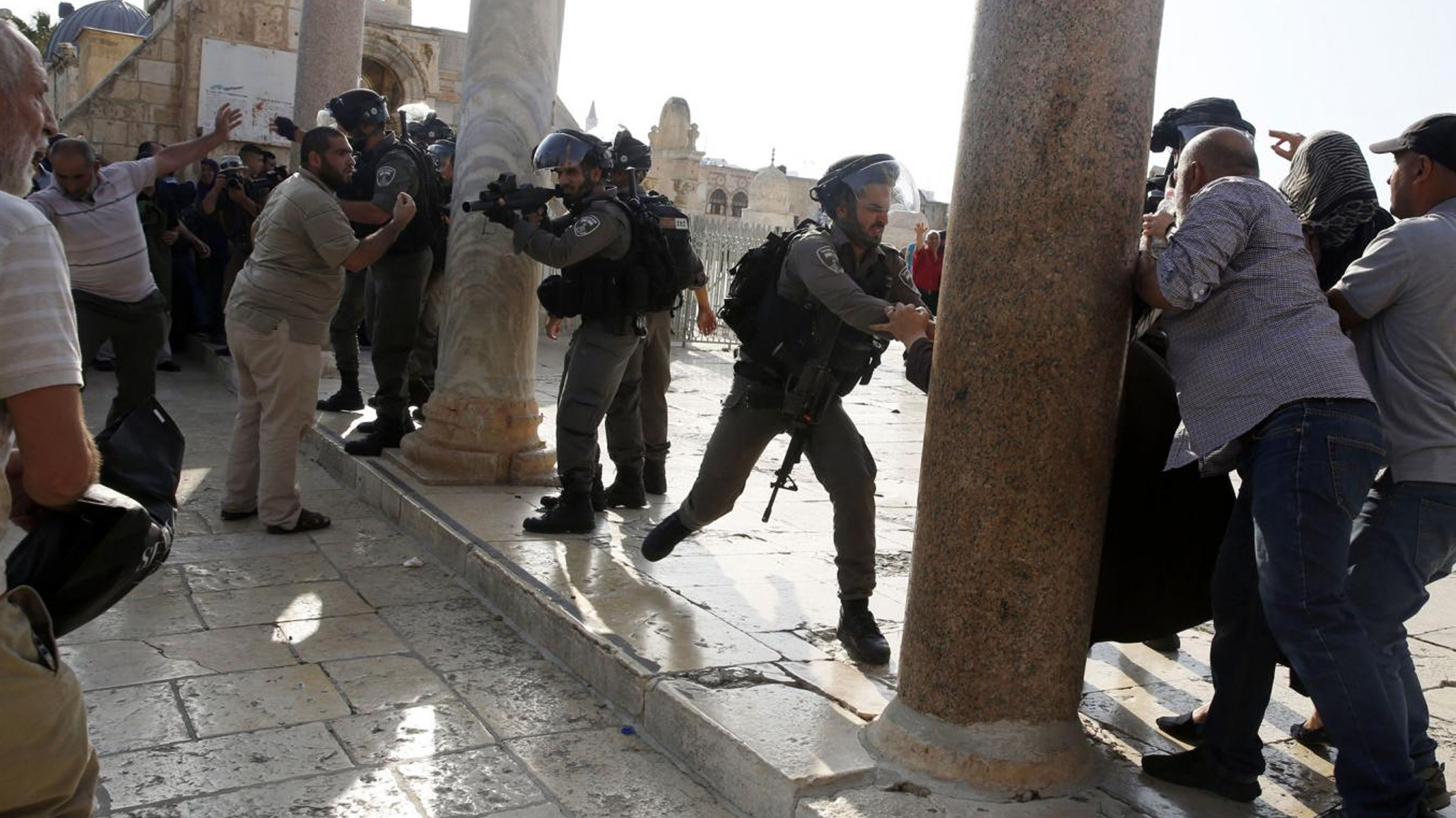 ಅಲ್-ಅಕ್ಸ ಮಸೀದಿಯಲ್ಲಿ 50 ವರ್ಷ ಕೆಳಗಿನ ಪುರುಷರಿಗೆ ಶುಕ್ರವಾರದ ಪ್ರಾರ್ಥನೆಗೆ ಅವಕಾಶವಿಲ್ಲ: ಇಸ್ರೇಲ್