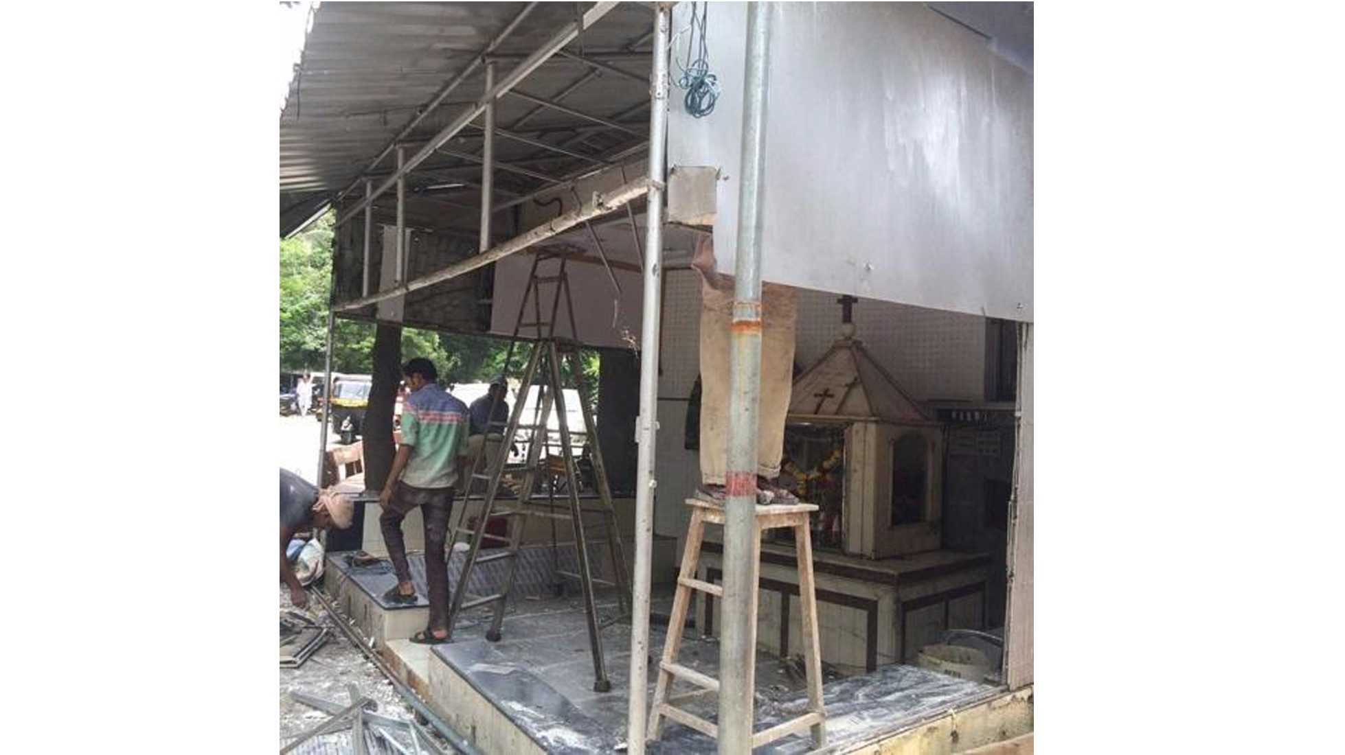 120 ವರ್ಷಗಳಷ್ಟು ಹಳೆಯ ಶಿಲುಬೆ ಧ್ವಂಸ ಪ್ರಕರಣ: ದೂರು ದಾಖಲಿಸಲು ಮುಂಬೈ ನಿವಾಸಿಗಳ ನಿರ್ಧಾರ