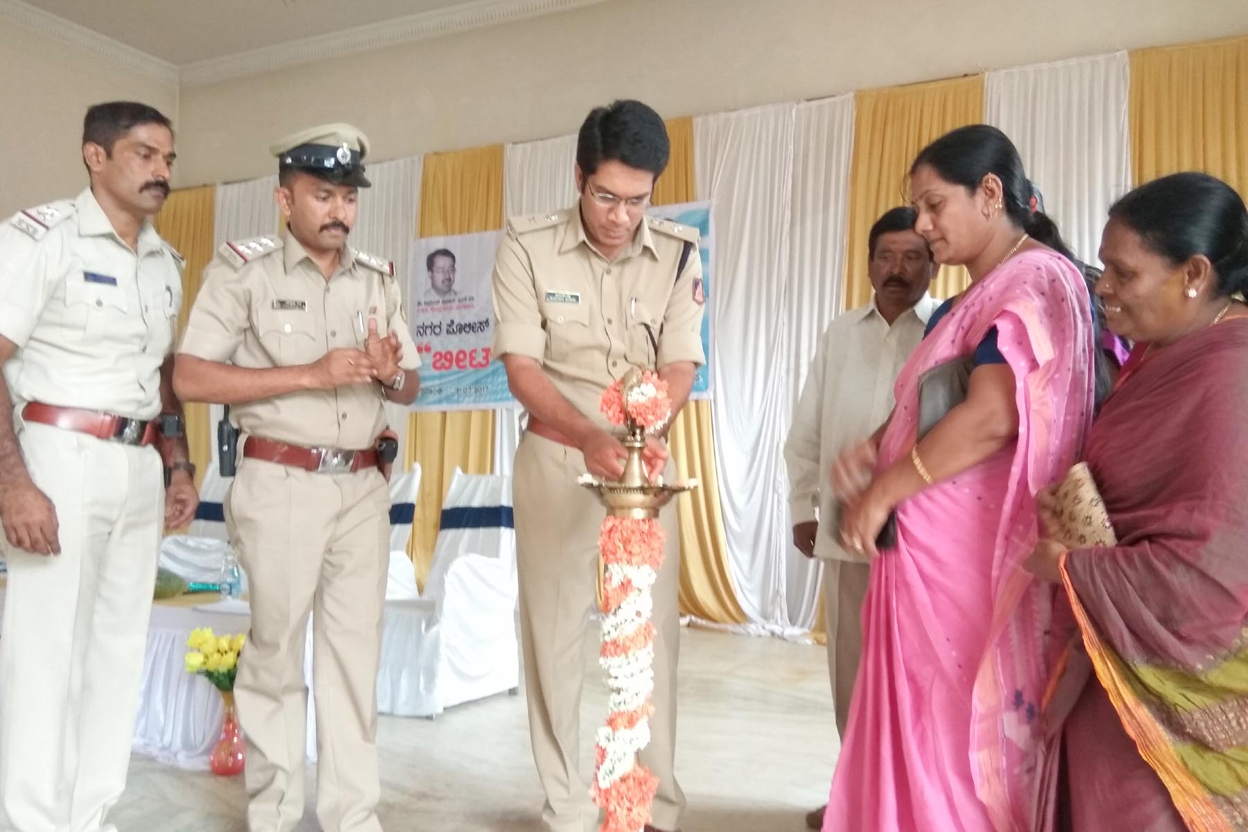 ಚಿಕ್ಕಬಳ್ಳಾಪುರ: ಪೊಲೀಸ್ ಗಸ್ತು ಸಮಿತಿ ಸದಸ್ಯರ ಸಭೆ