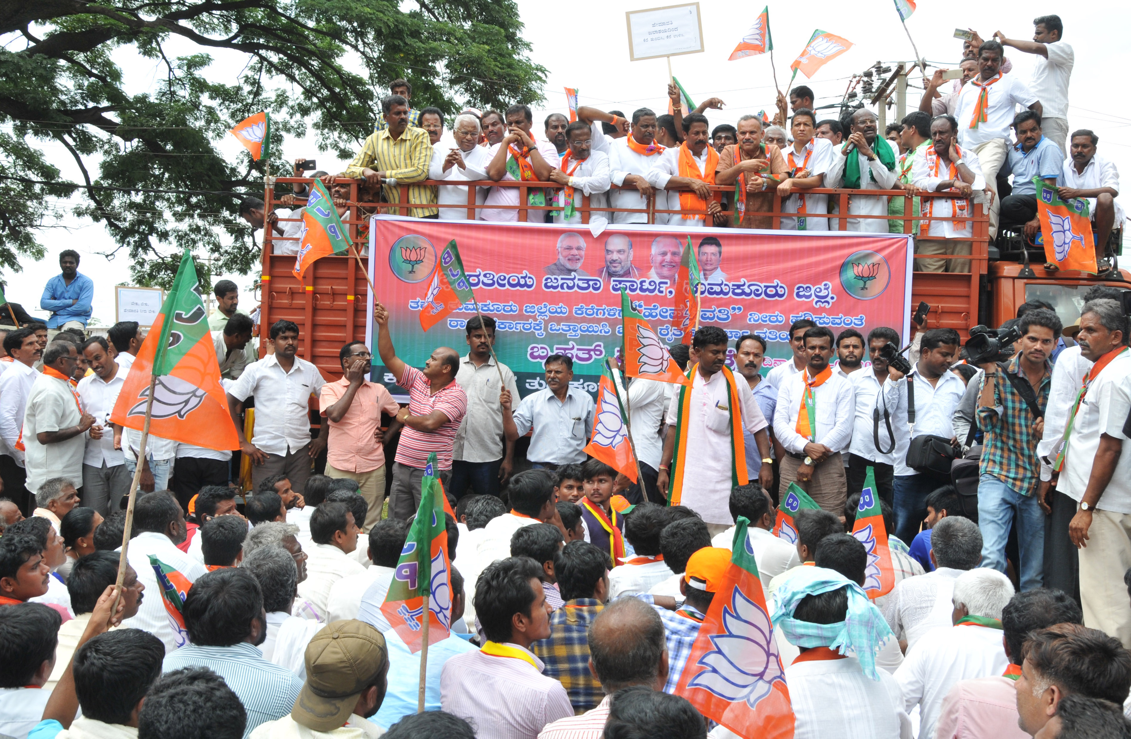 ಬಿಜೆಪಿ ಮುಖಂಡರನ್ನು ಬಂಧಿಸಿ, ಬಿಡುಗಡೆ ಮಾಡಿದ ಪೊಲೀಸರು