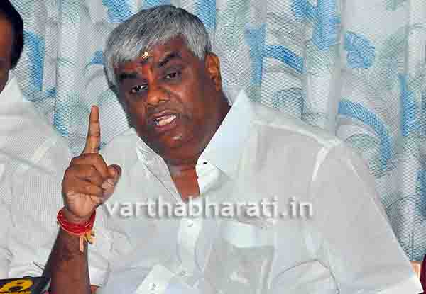 ರೈತರಿಗೆ 15 ದಿನದಲ್ಲಿ ಪರಿಹಾರ ಒದಗಿಸದಿದ್ದರೆ ಹೋರಾಟ: ಹೆಚ್.ಡಿ. ರೇವಣ್ಣ ಎಚ್ಚರಿಕೆ