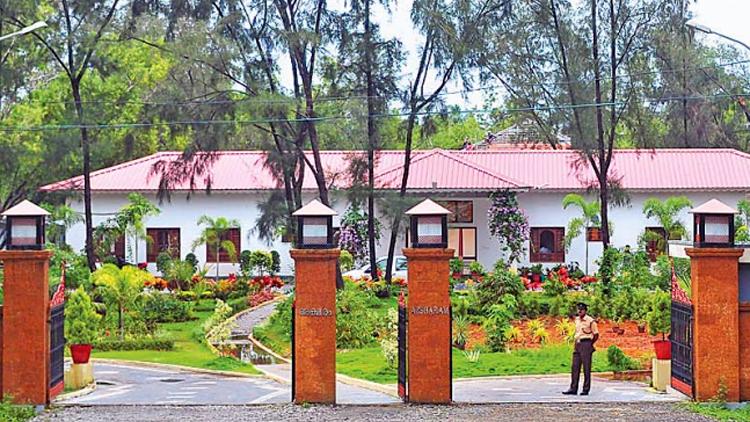 ಮಲಯಾಳಂ ವಿಶ್ವವಿದ್ಯಾನಿಲಯಕ್ಕೆ ಅನಿವಾಸಿ ದೋಹದ ಬಶೀರ್ ಪ್ರಶಸ್ತಿ