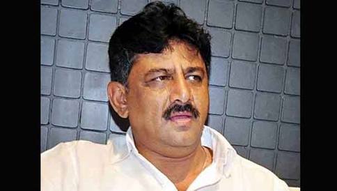 ನನ್ನನ್ನು ಎಲ್ಲೆಲ್ಲೂ ಸಿಕ್ಕಿಸಬೇಡಿ: ಡಿ.ಕೆ.ಶಿವಕುಮಾರ್