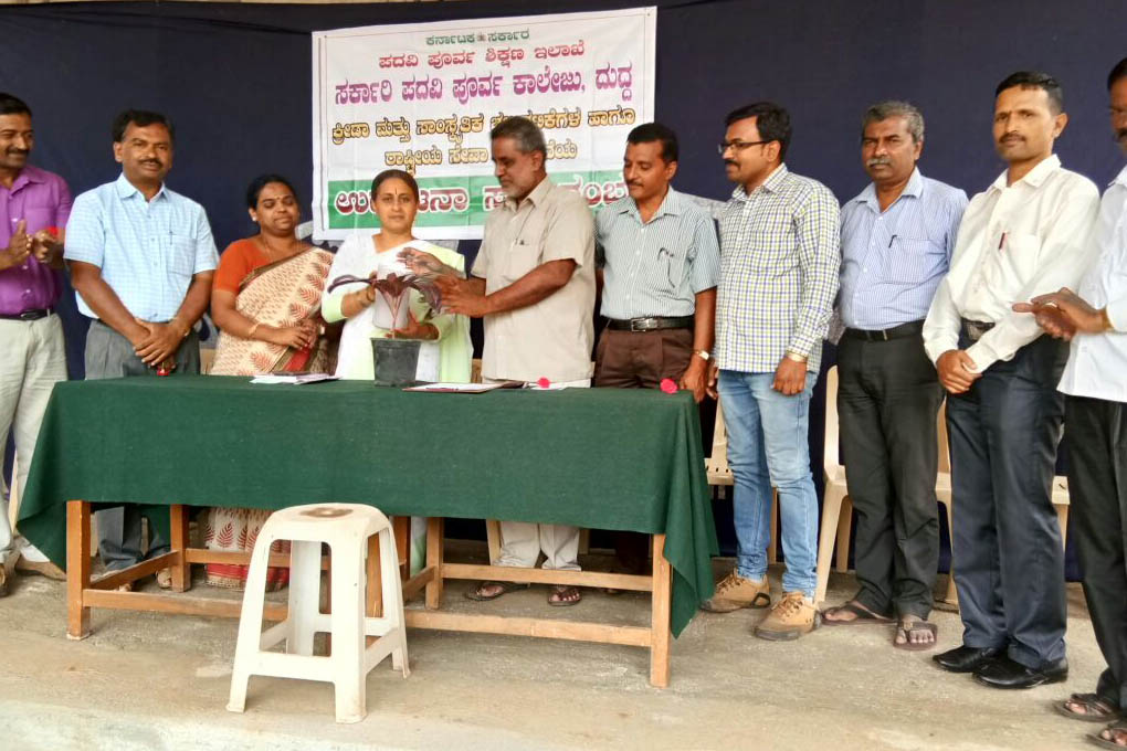 ವಿದ್ಯಾರ್ಥಿಗಳು ಉತ್ತಮ ವ್ಯಕ್ತಿತ್ವ ರೂಪಿಸಿಕೊಳ್ಳಲು ಸಲಹೆ